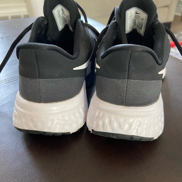 Nike Revolution Sneakers - Picture 3 of 7